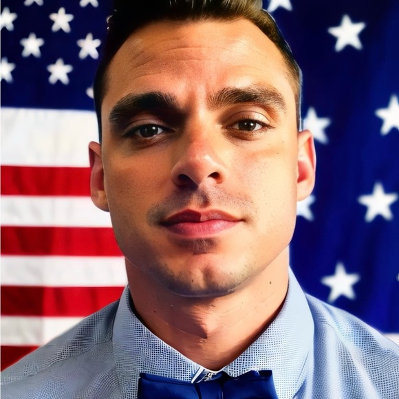 Meet your Posher, Kevin - Picture 6 of 8